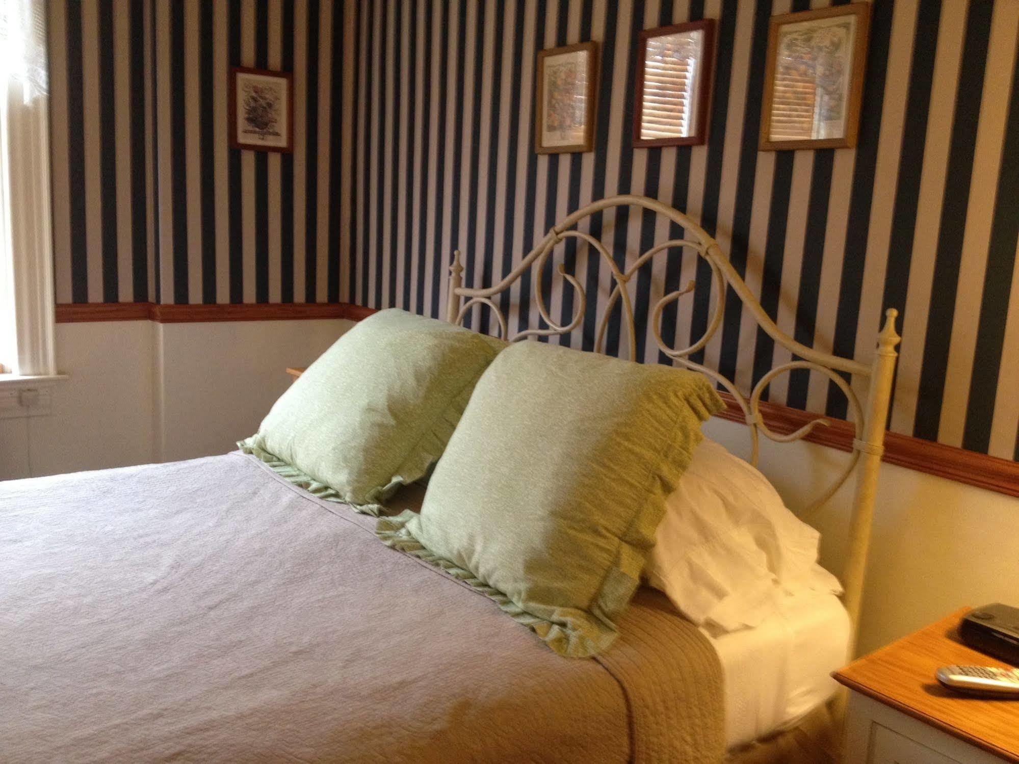 Red Lion Bed & Breakfast Εξωτερικό φωτογραφία